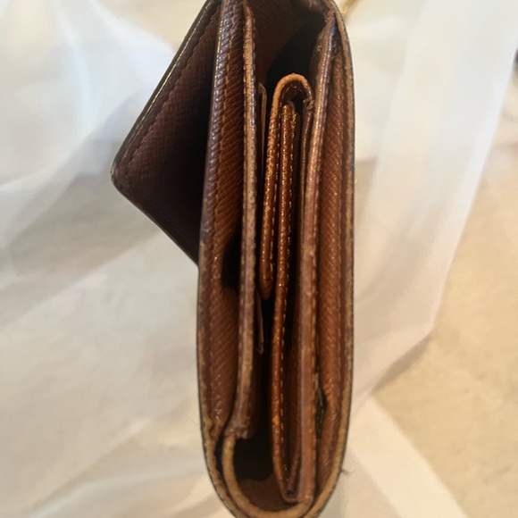 Louis Vuitton Mono Snap Leather Wallet - Picture 4 of 16